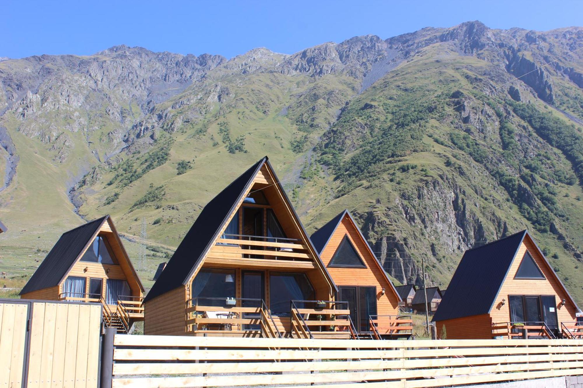 Апартаменты Kazbegi Folk Экстерьер фото