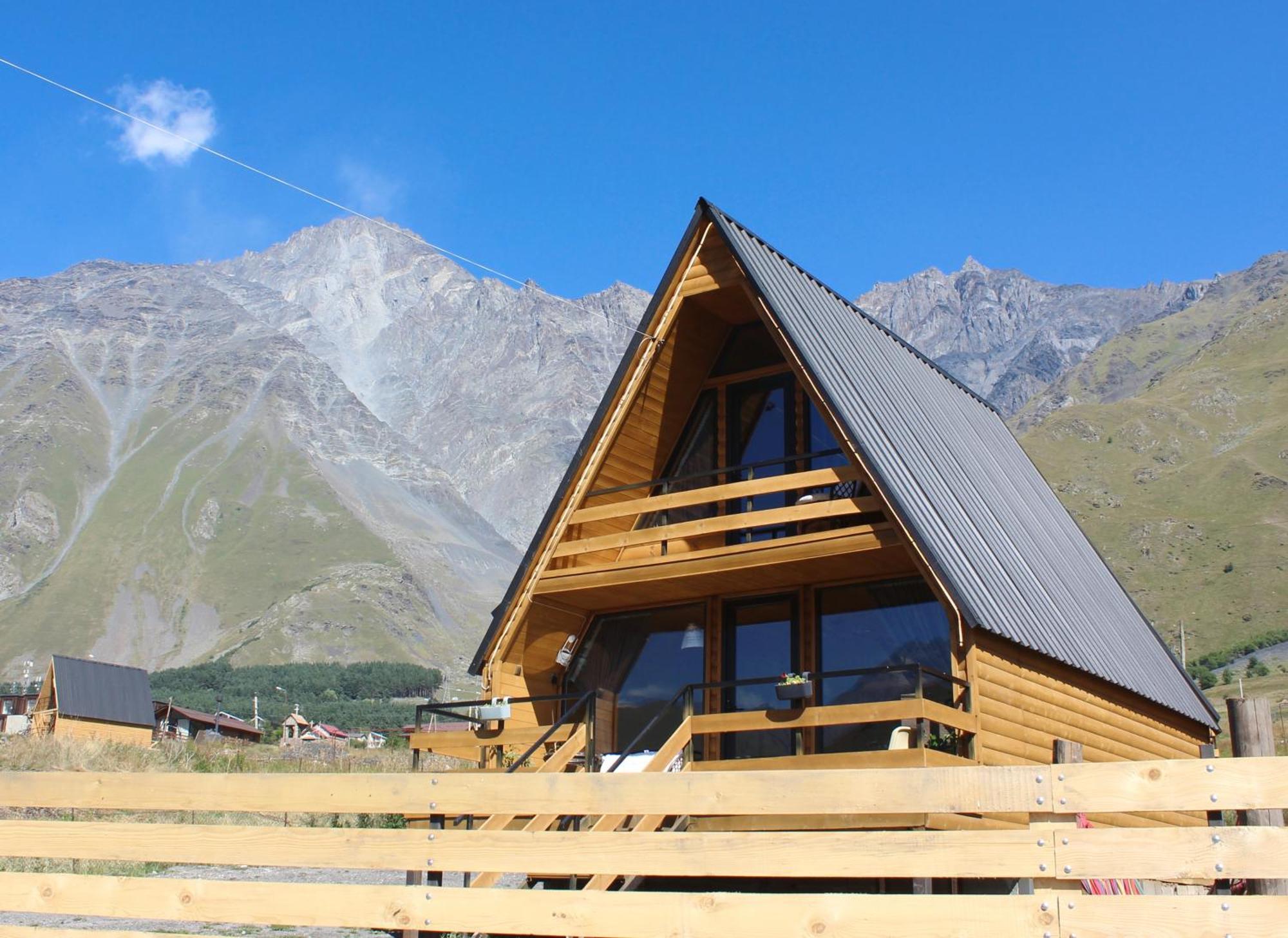 Апартаменты Kazbegi Folk Экстерьер фото