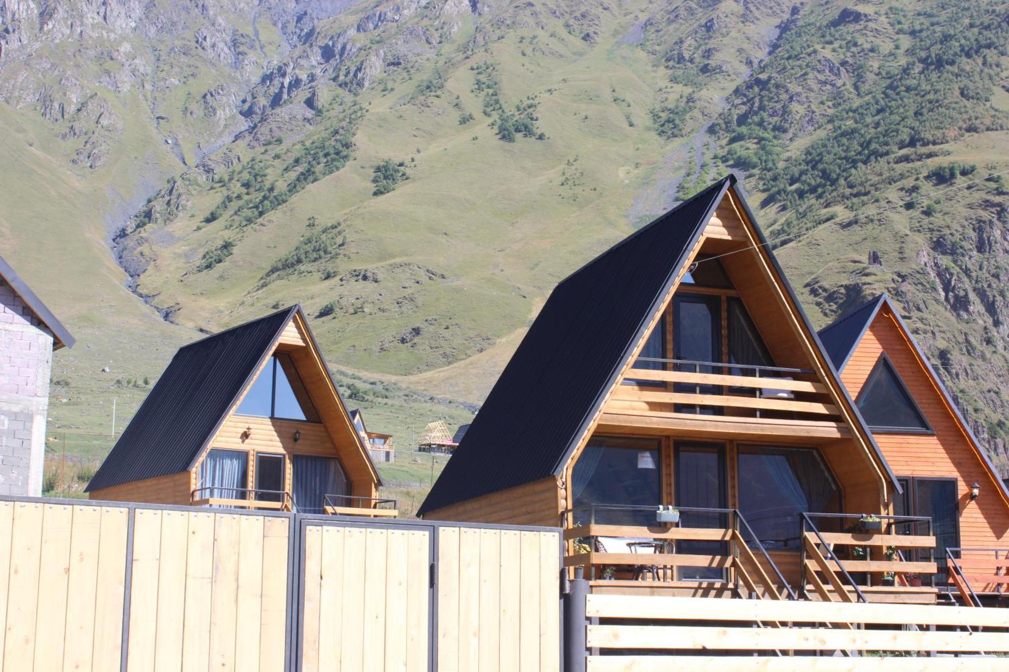 Апартаменты Kazbegi Folk Экстерьер фото